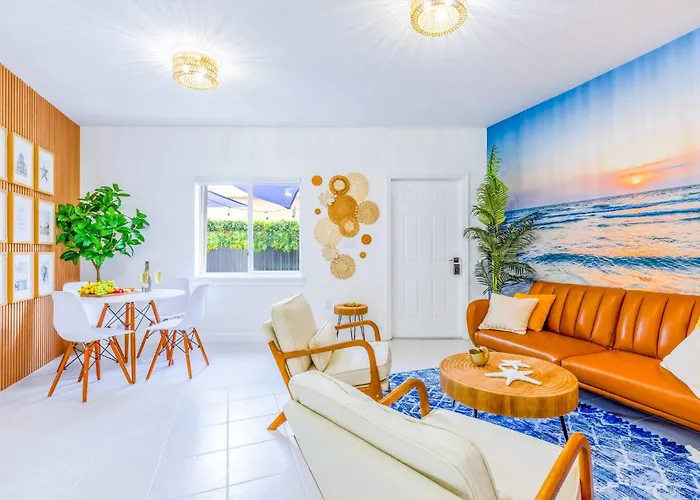 Beachy Living |Sleep 8 Best Location | Bbq & Patio