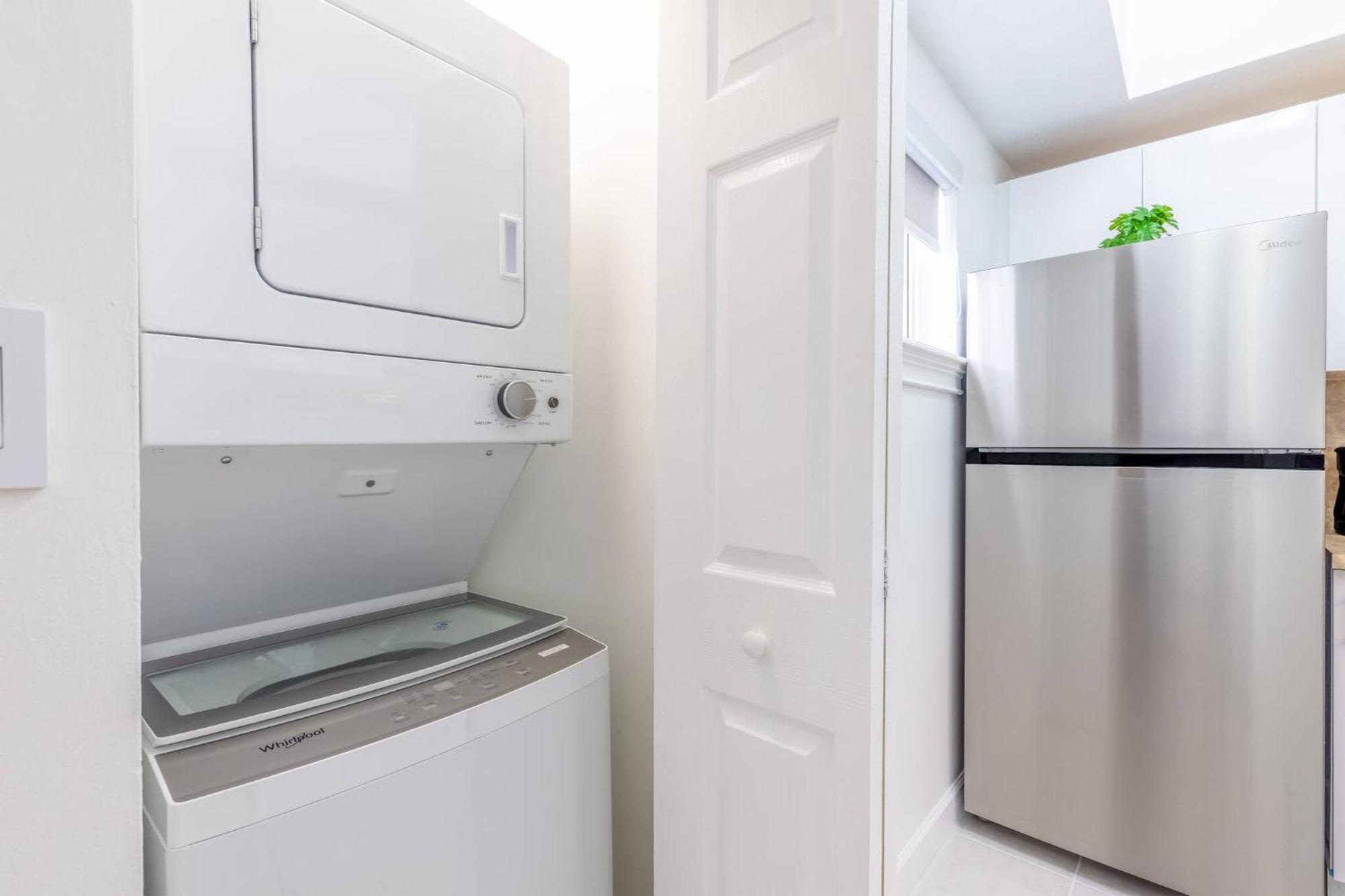 Apartment Beachy Living |sleep 8 Location | Bbq & Patio *