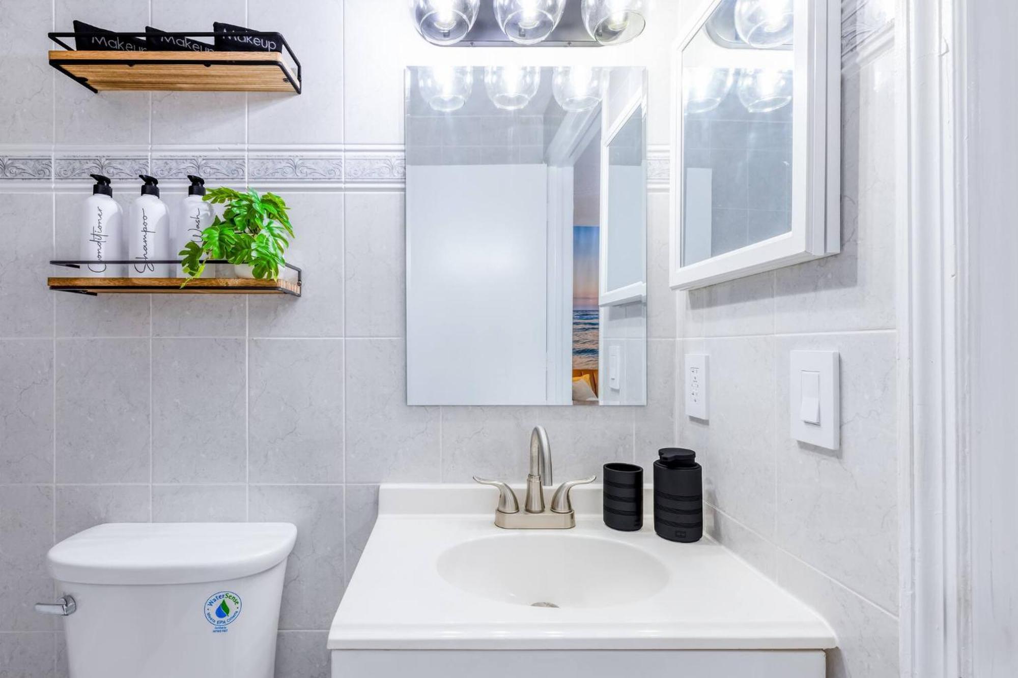 Beachy Living |sleep 8 Location | Bbq & Patio * Miami