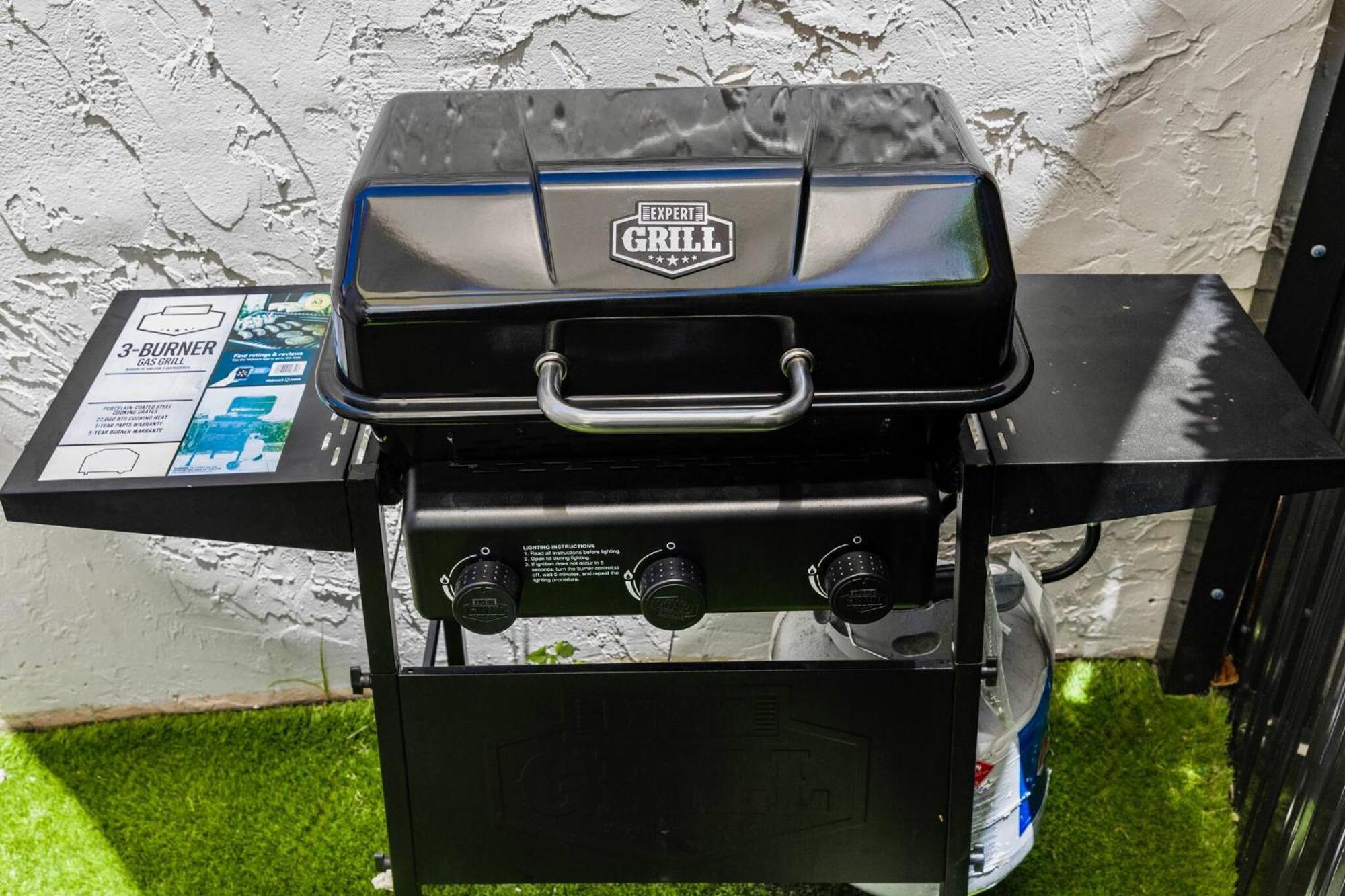 Apartment Beachy Living |sleep 8 Location | Bbq & Patio