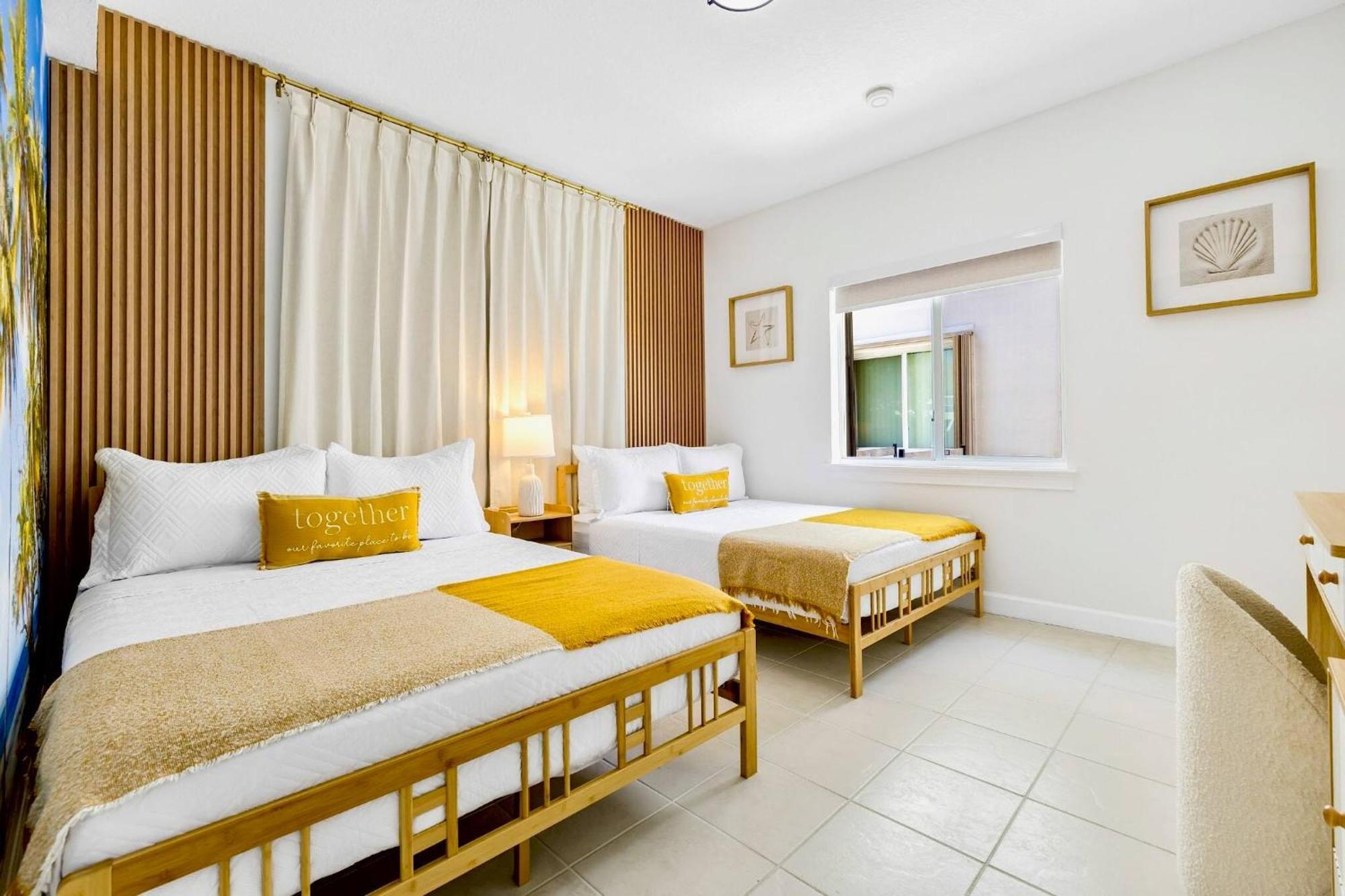 Apartment Beachy Living |sleep 8 Location | Bbq & Patio Miami