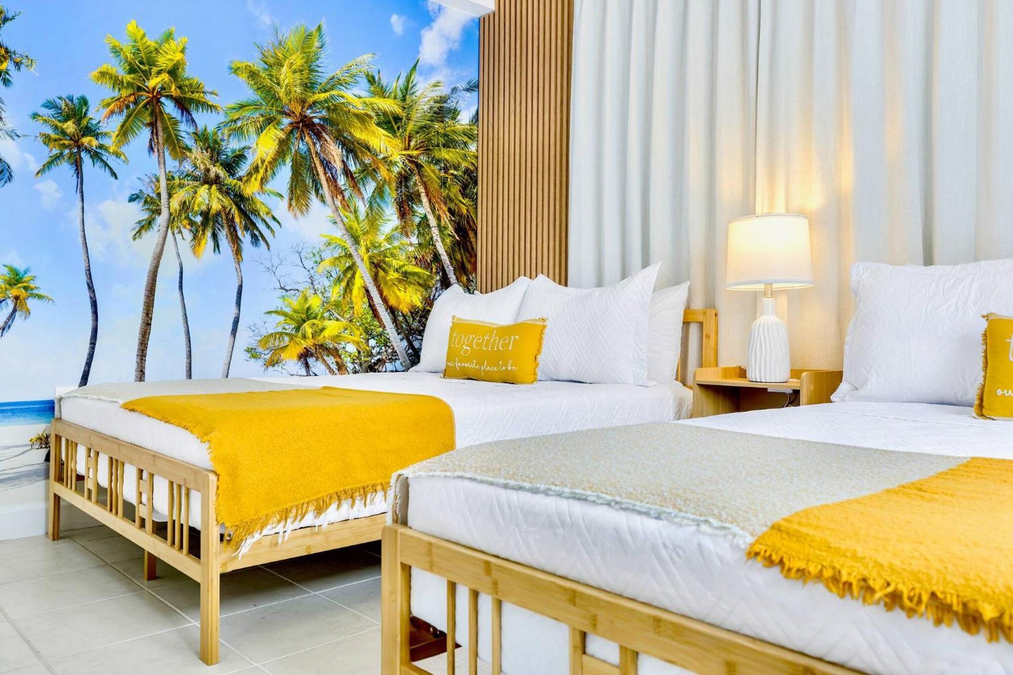 Beachy Living |sleep 8 Location | Bbq & Patio